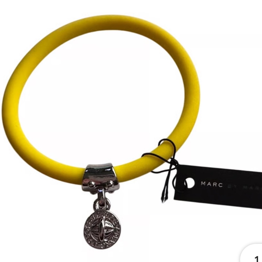 NWT MARC BY MARC JACOBS SILICONE BANGLE BRACELET WITH SILVER CHARM SAFETY YELLOW